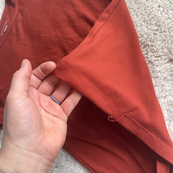 Women's Rust Ribbed Top - Picture 5 of 6